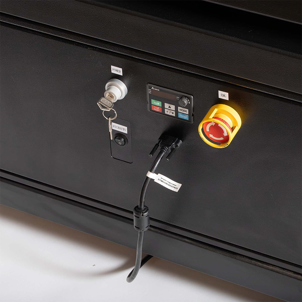 Axiom AR25 Elite 5' x 5' CNC Router